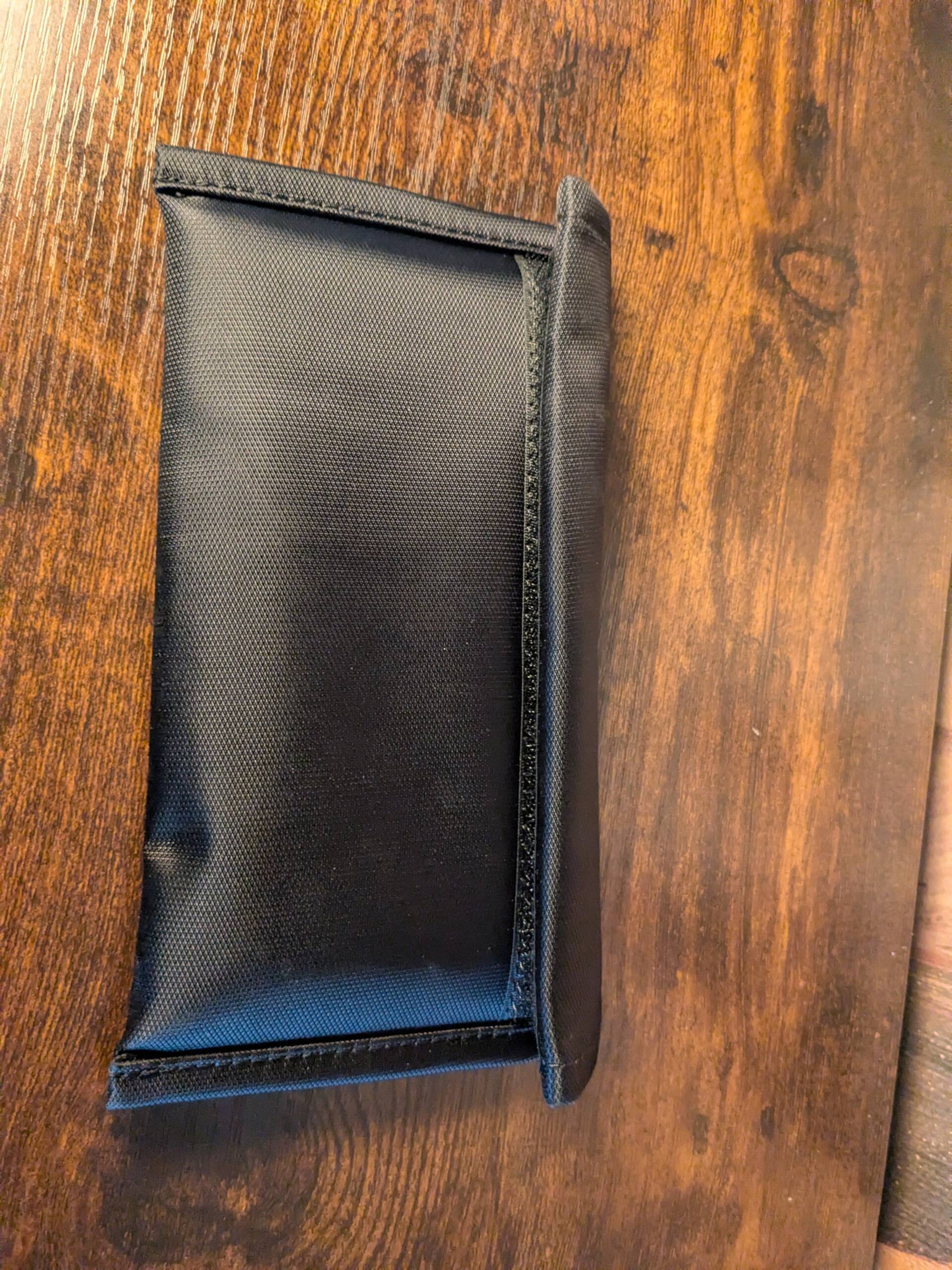 Medium Utility Faraday Bag for Phones - Image 4